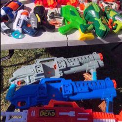 Bonche De Nerf Guns And Assorted