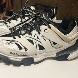 Balenciaga Track Worn Out In