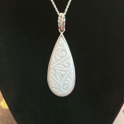 Vintage Sterling Silver Carved Jadeite Floral Pendant Necklace 24" Chain 1.75" Pendant F8 