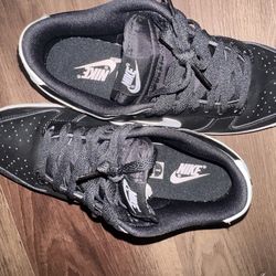Black nike dunks