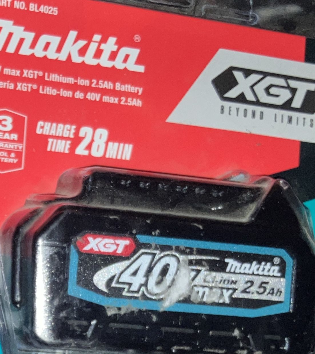 MAKITA 40v XGT 2.5Ah Lithium-Ion Battery