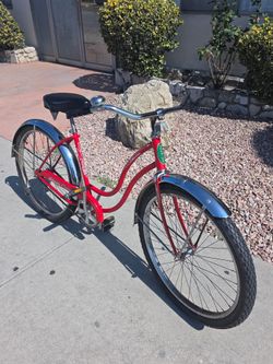 selling a Schwinn beach cruiser girls