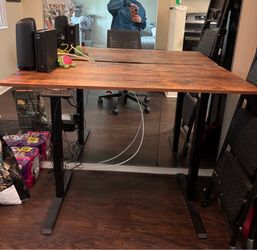 Sitting/standing desk