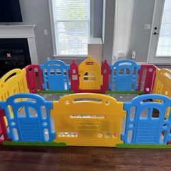 Dwinguler Castle Playpen 