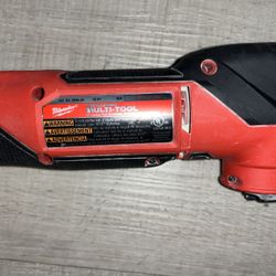 Milwaukee M18 multitool with extras like new