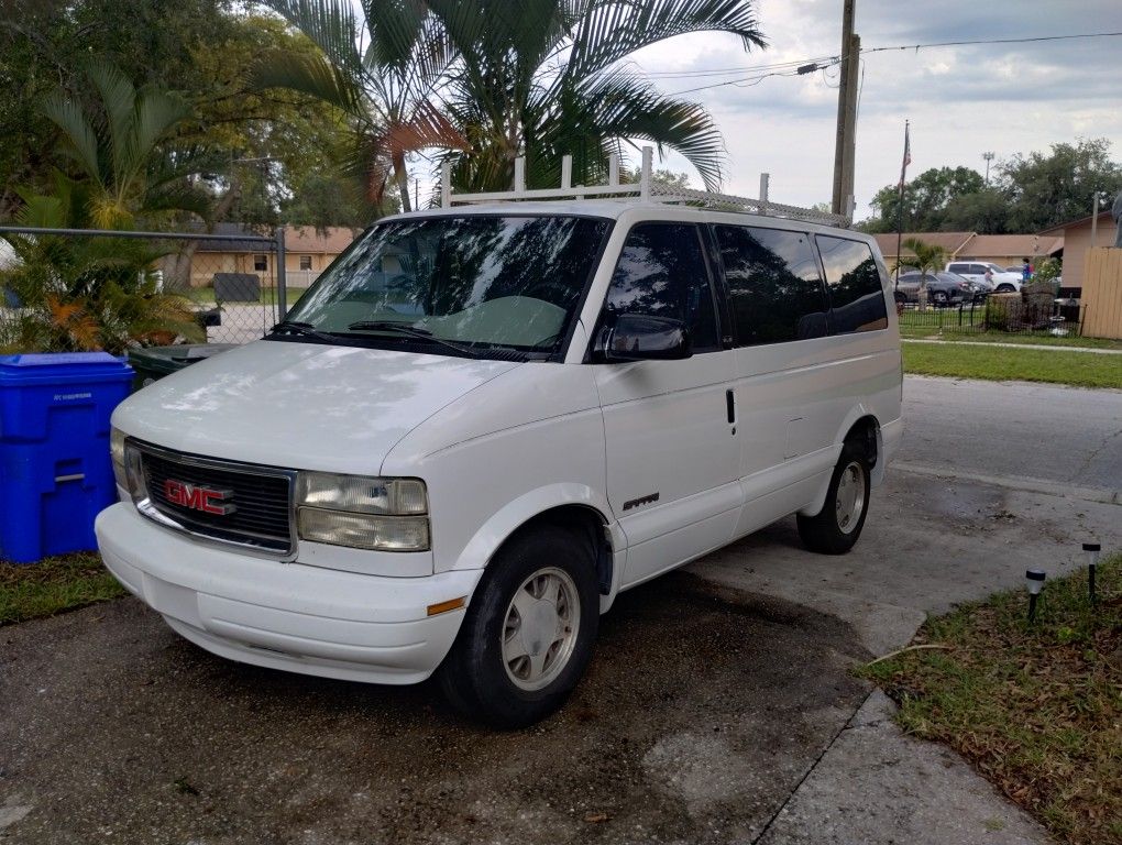 2001 GMC Safari