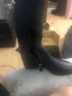 Boots priced low although new unused