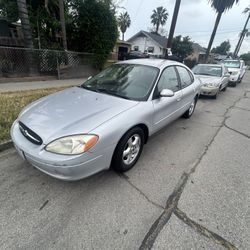 2003 Ford Taurus