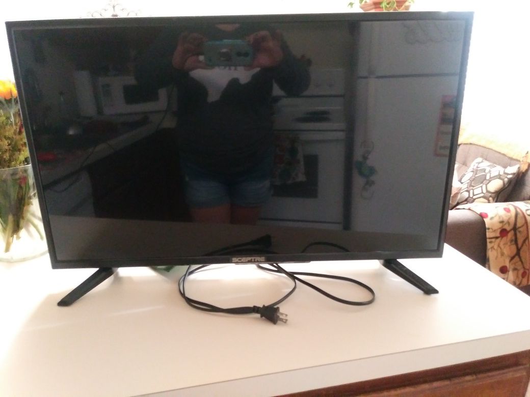 Sceptre 32' flatscreen tv