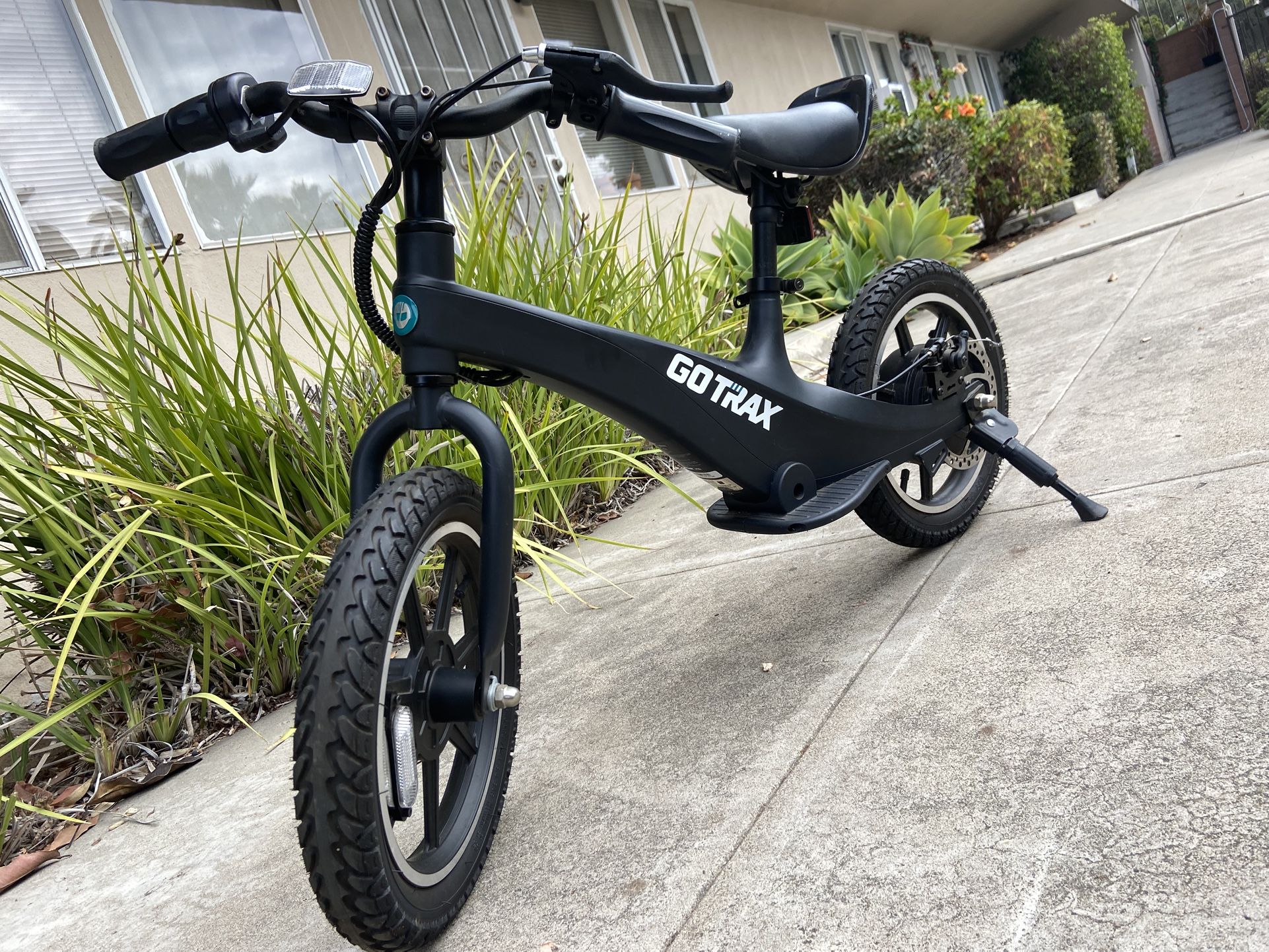 GOTRAX - Kids Electric Balance Bike