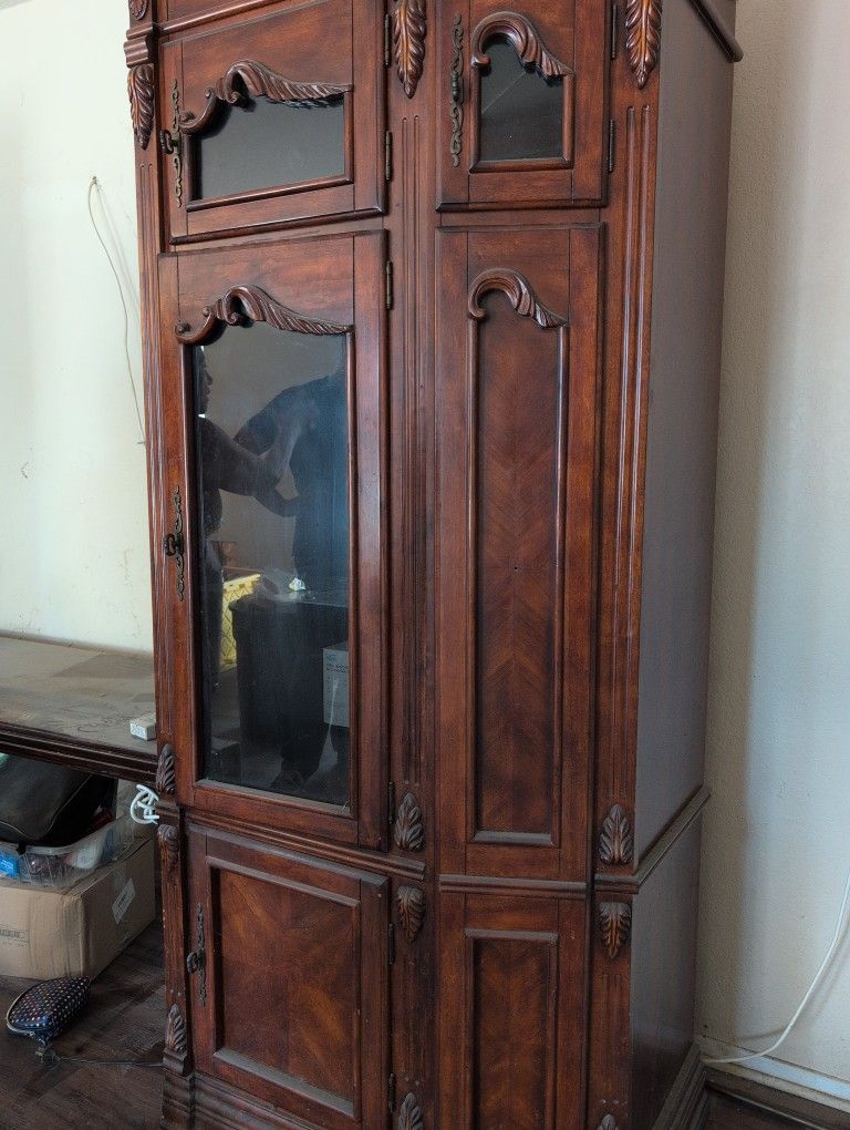 Tv Center, 20 Years Old Antique FREE