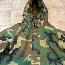 Military Surplus M81 Woodland Camo GoreTex Parka