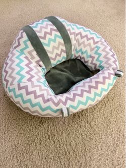 Baby sitting pillow