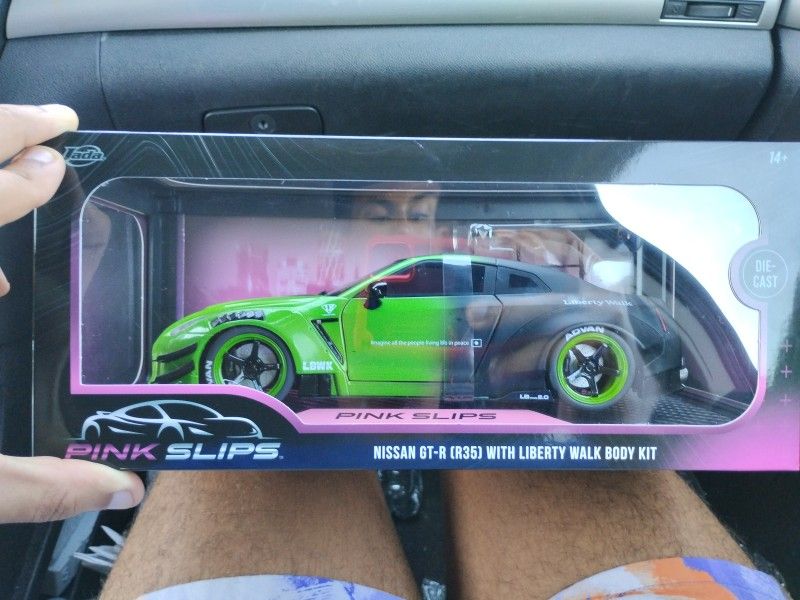 Jada Diecast Car 1/18 Scale Nissan GT-R R35 With A Liberty Walk Kit