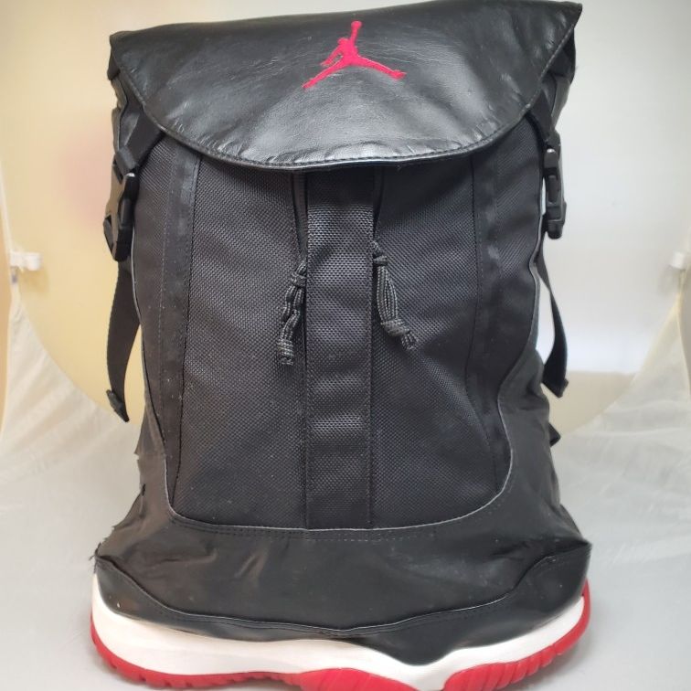 jansport backpack costco Costco just put out this Nike backpack and its one of those everyday  essentials thats actually worth grabbing,  Nike Brasilia 9.5 Training  Backpack,  item 1714548  $34.99 ,  Padded shoulder