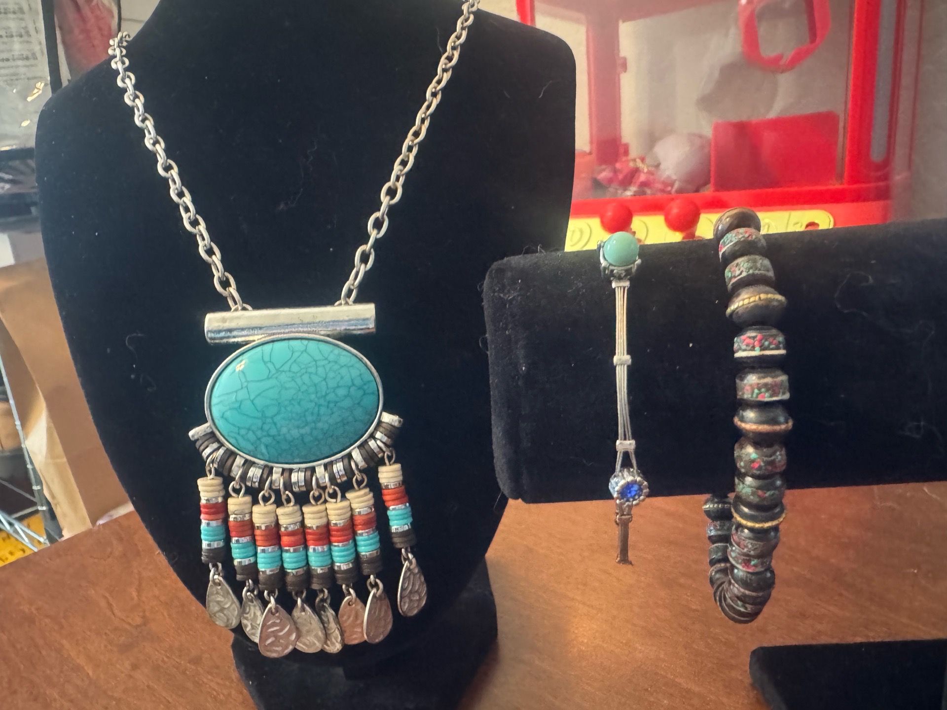 3 piece jewelry bundle( necklace & bracelets)