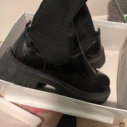Black Boots 
