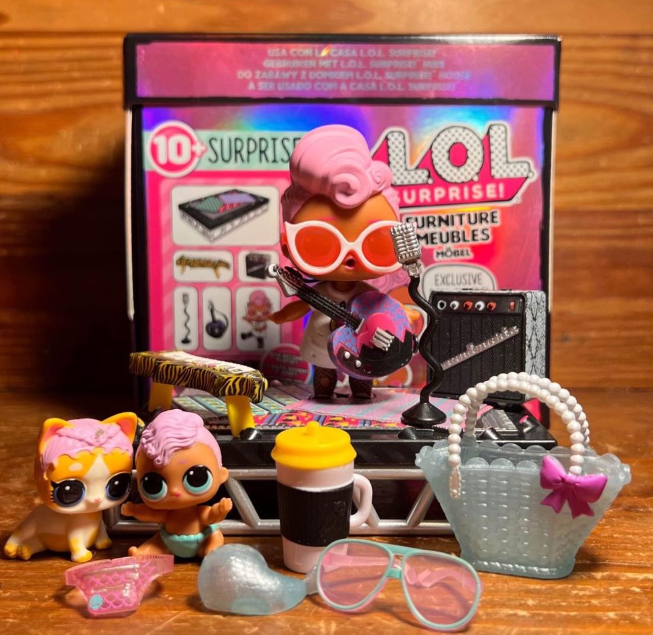 LOL Surprise Girls Set Furniture Series 2 Grunge Grrrl Music Festival With Extra