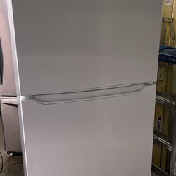 Top Freezer Frigidaire Refrigerator 18 Cu Ft Apartment Size