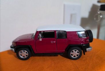Toyota FJ Cruiser Diecast Model Car