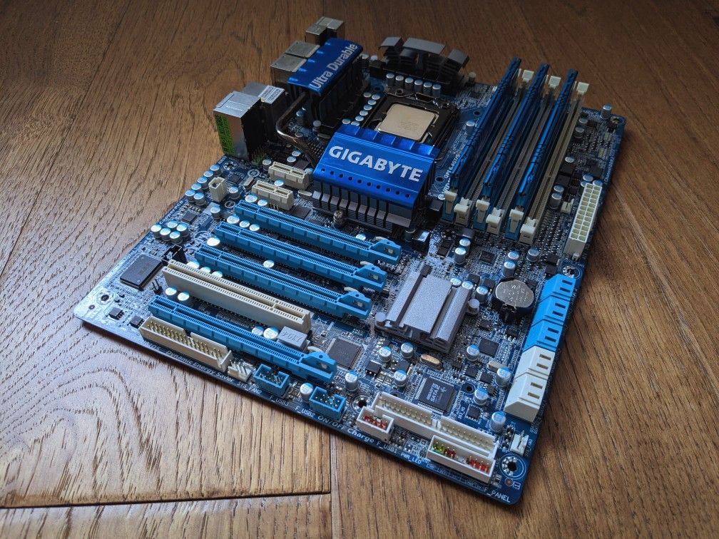 Intel i7 950 CPU Gigabyte GA X58A UD5 Motherboard 12GB RAM (4 GB X