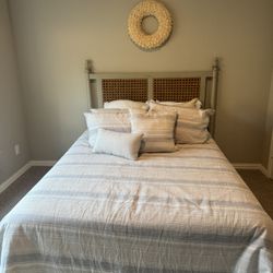 🤩Queen size Complete Bed with Side Table 💰💰