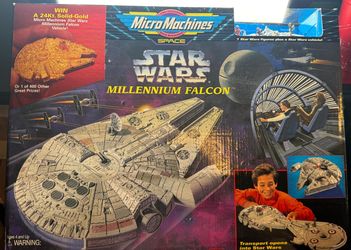 Star Wars Micro Machines Millennium Falcon Transforming Playset 65878 NIB