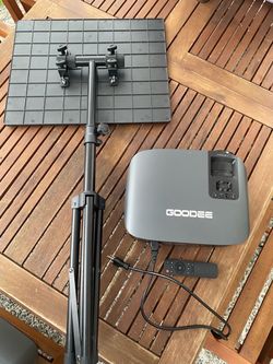 GOODEE Projector and Adjustable Stand
