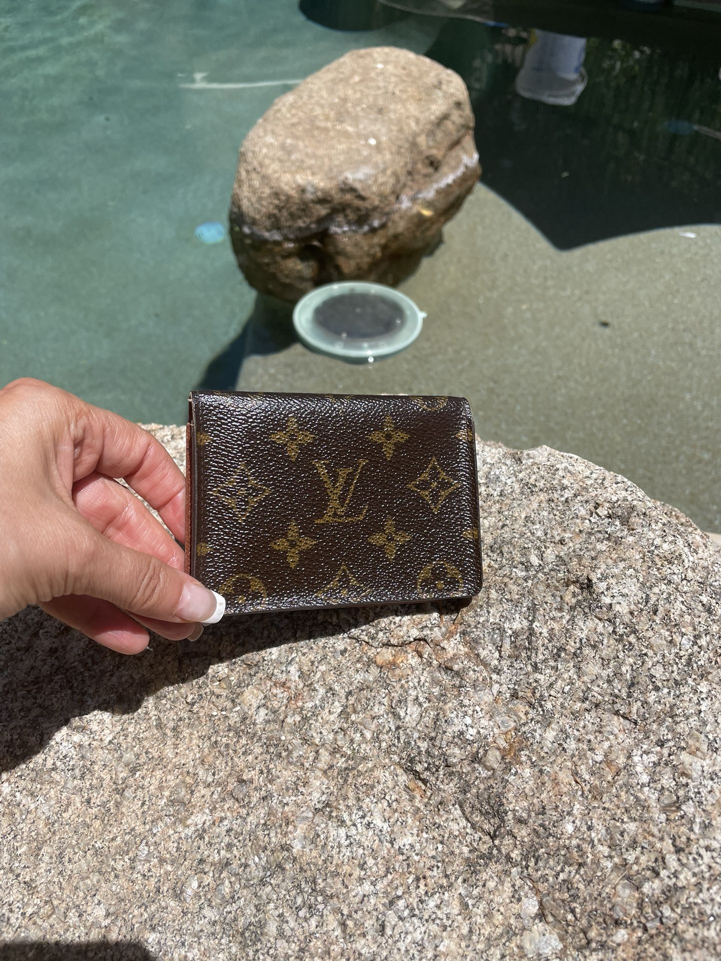 INDO Enterprises - LOUIS VUITTON Wallets😍 .Price 💱 Rs 1299/- Premium  Quality with original boxes. Cash on Delivery Available😍 Order through  Whatsapp Contact - 9176225992, 9079950984