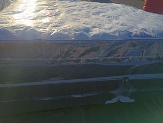Brand new King size pillowtop mattress and box spring free delivery depends on location