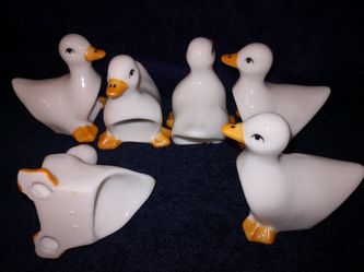 Adorable Set Of 6 Ceramic Duck Napkin Rings