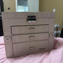 White And Silver Jewelry Box