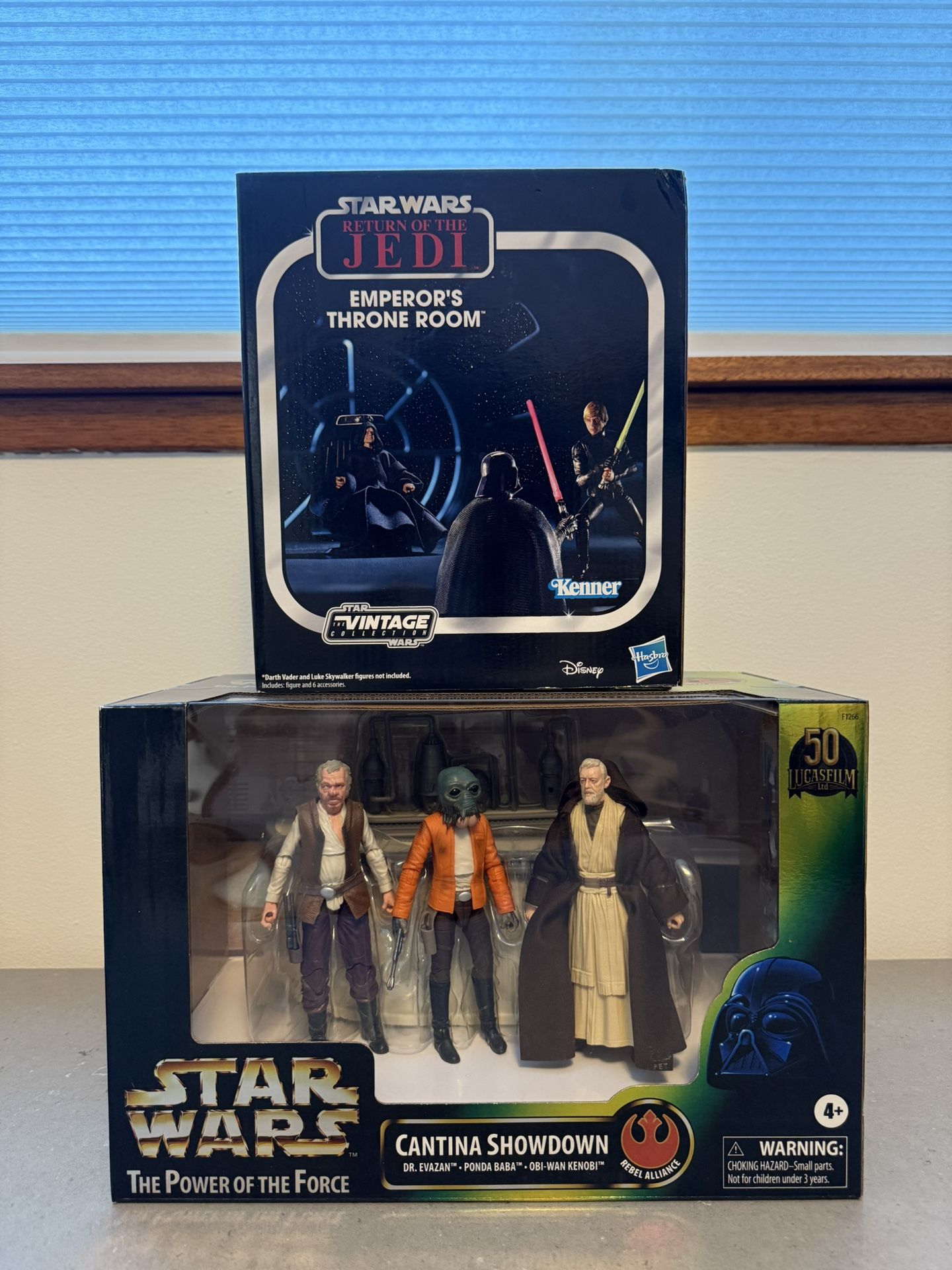 Star Wars Black Series Cantina Showdown & Vintage Collection Emporer’s Throne Room