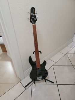  Yamaha Bass Guitar