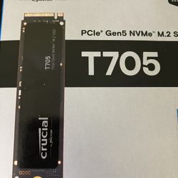 Crucial T705 Gen5 M.2 NVMe SSD