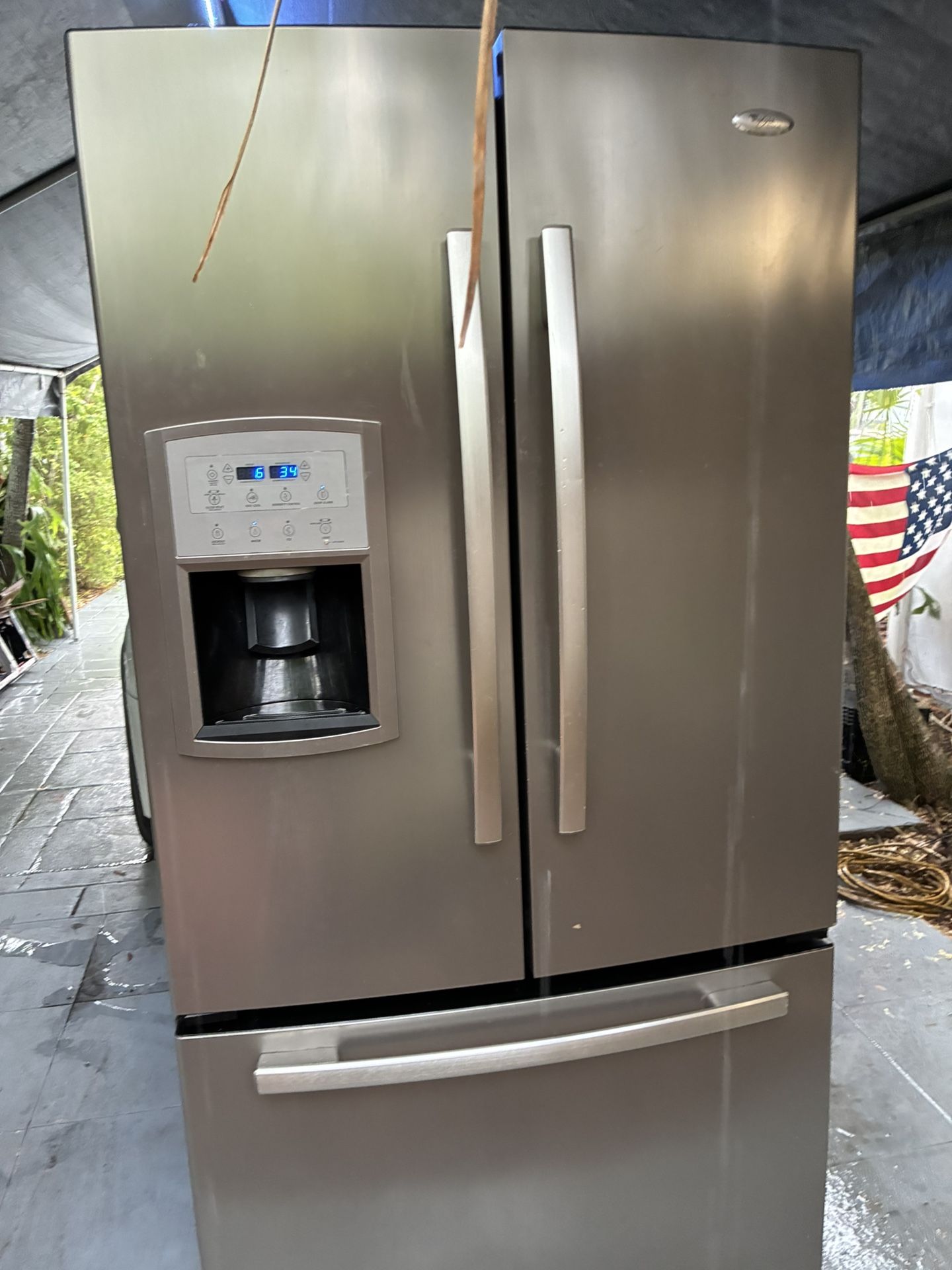 Whirlpool Gold Refrigerator and Filter Water