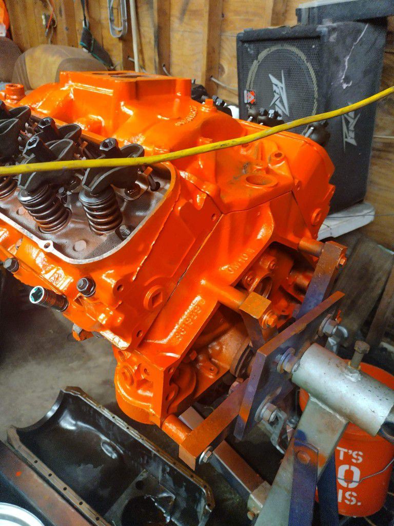 A 427 Big Block 1969 model/049 heads on it/272 cam/Complete. Asking $2,500 Cash or best offer. Serious inquiries only.