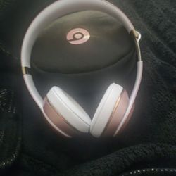 Beats solo threes in rose gold