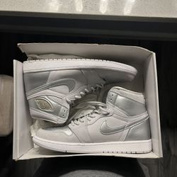 Silver In White Jordan 1’s