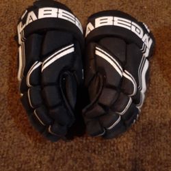 Hockey gloves