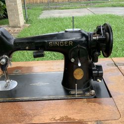 Singer Sewing Machine with Cabinet