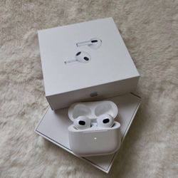 Gen 4 AirPods 