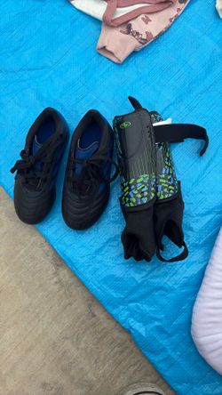 Soccer shoes plus Shinguards