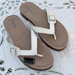 NWT Torrid Women’s White Flip Flop Thong Sandals Size 11.5 WW Wide Footbed