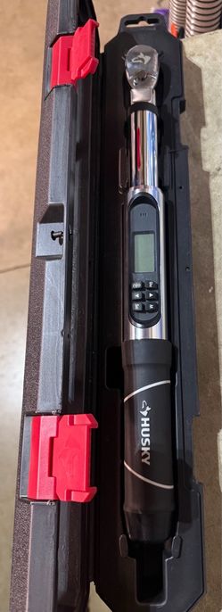 Husky 3/8 digital torque wrench (like new)