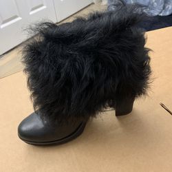 Leather Booties With Faux Fur