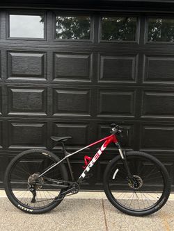 Trek Marlin 6 Mountain Bike 29”