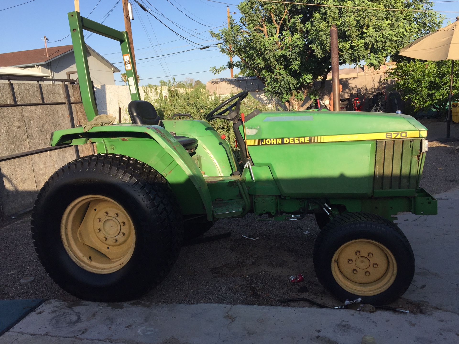 1993 John Deere 870 tractor