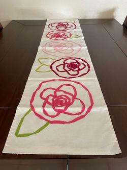 Embroidered Flower Table Runner