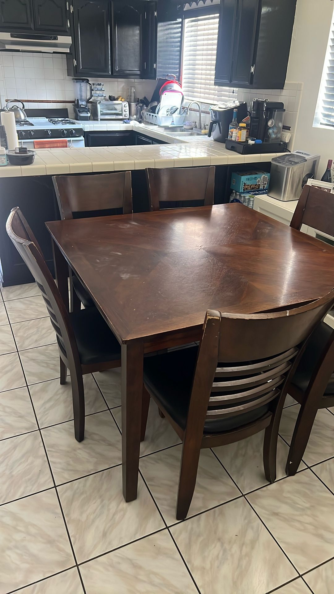 Free Dining Table